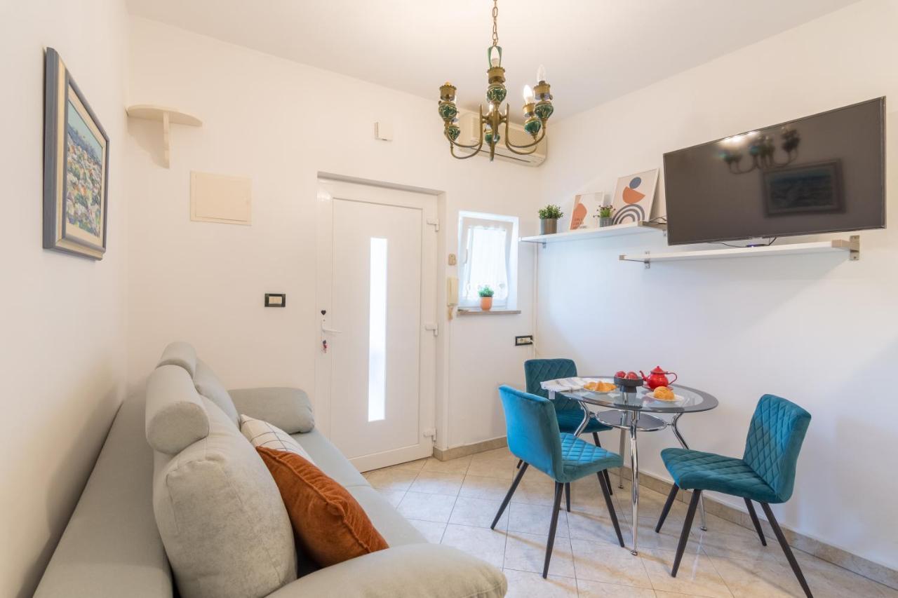 Secret Garden Apartment Пореч Екстер'єр фото